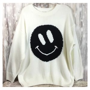 URBAN DAIZY White Knitted “Smiley-Face” Sweater